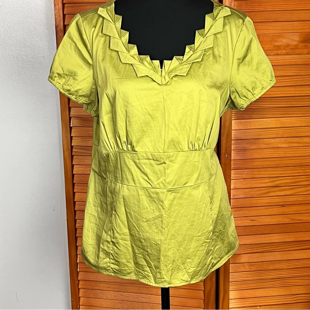 Limited Green Short Sleeve V-neck Blouse